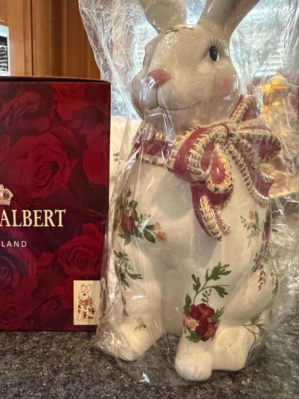 Royal Albert 12" Statement Bunny — Pink 🐰🌸
